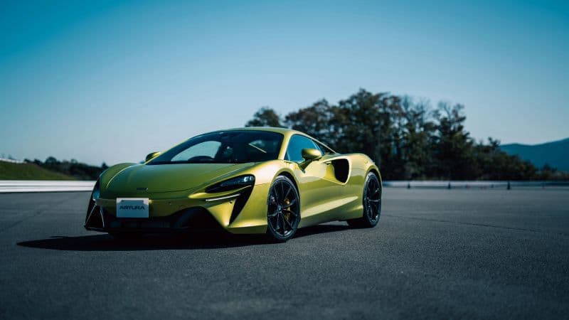 McLaren Artura Sports car Wallpaper