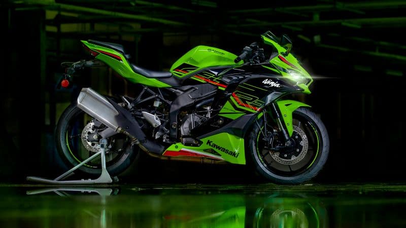 Kawasaki Ninja ZX-4RR 2023 Wallpaper