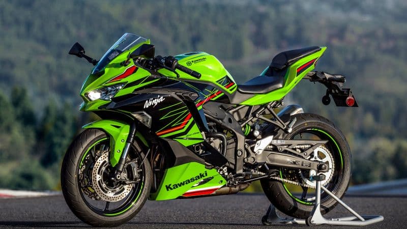 Kawasaki Ninja ZX-4RR Sports bikes Wallpaper