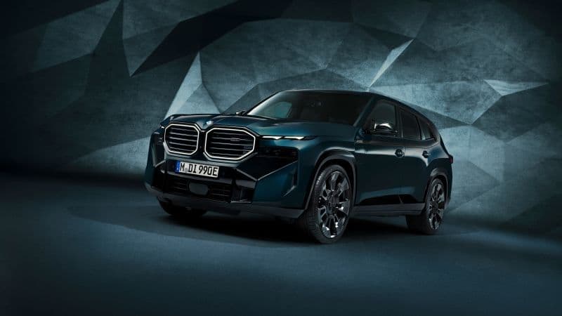 BMW XM Plug-in Hybrid SUV Wallpaper
