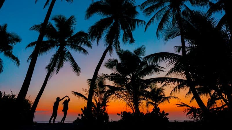 Couple Tropical beach Wallpaper