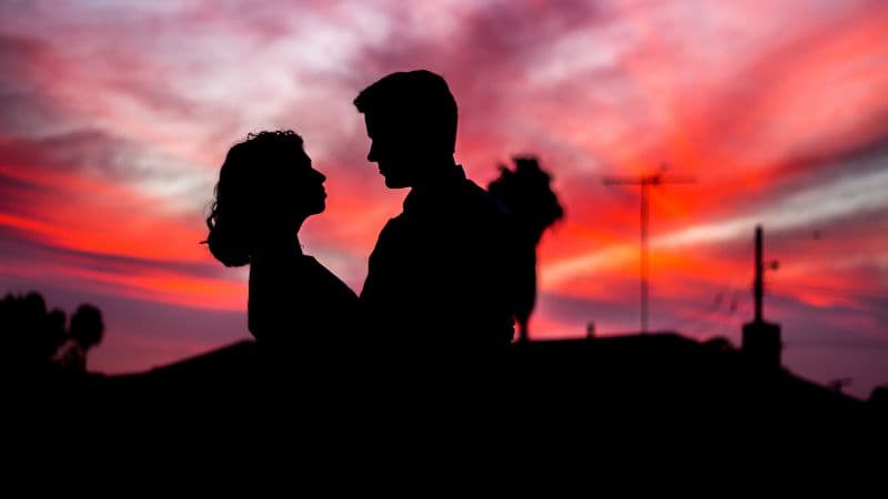 Romantic Couple Wallpaper