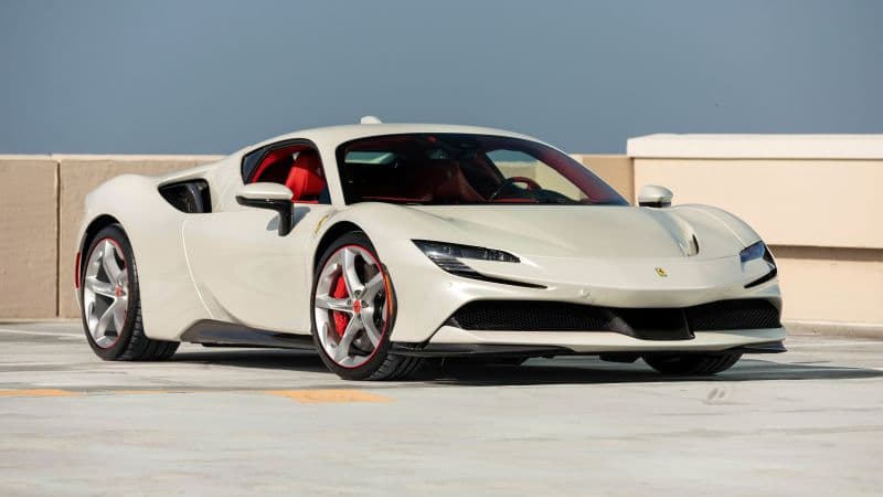 Ferrari SF90 Stradale 8K Wallpaper