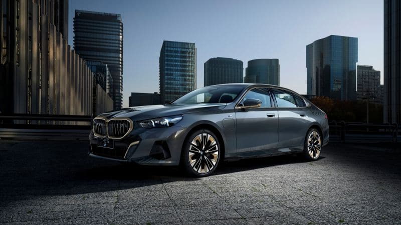 BMW i5 M Sport 2024 Wallpaper