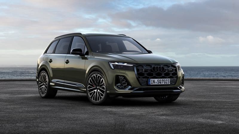 Audi SQ7 TFSI 2024 Wallpaper