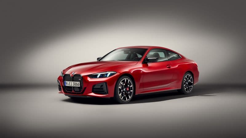 BMW M440i xDrive Coupé 2024 Wallpaper