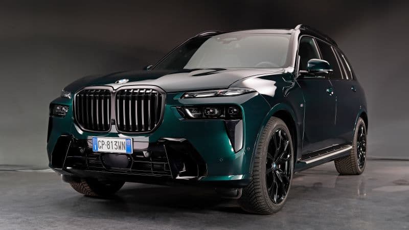 BMW X7 xDrive40d M Sport Poldo Dog Couture 2024 Wallpaper