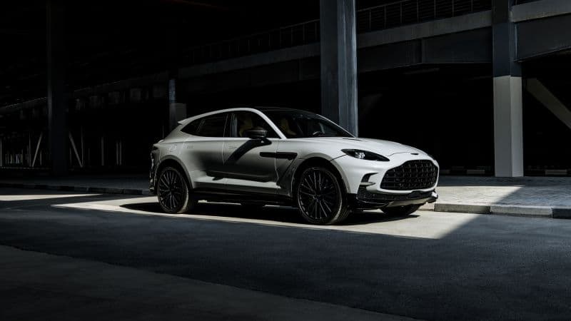 Aston Martin DBX707 8K Wallpaper