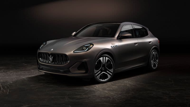 Maserati Grecale Folgore 8K Wallpaper
