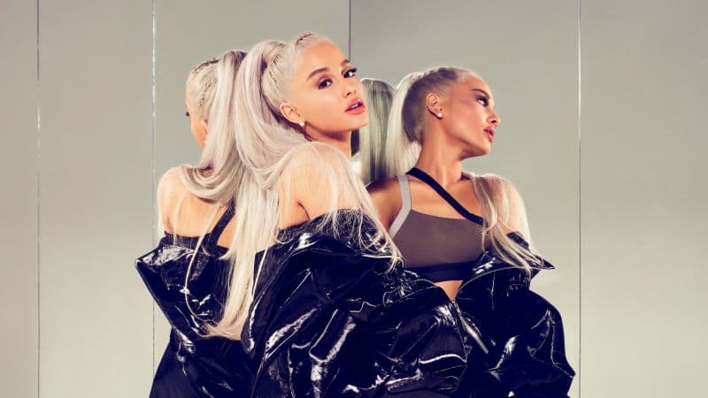 Pop singer Ariana Grande Wallpaper