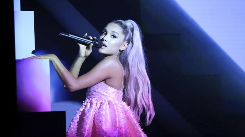 Ariana Grande Live concert Wallpaper