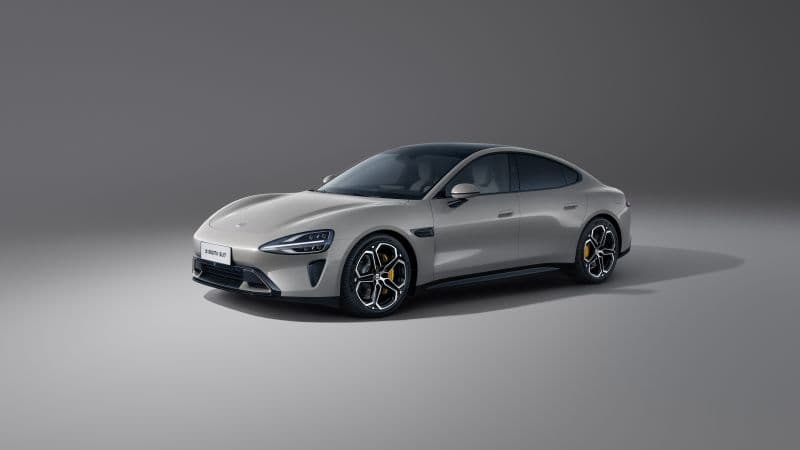 Xiaomi SU7 Electric Sedan Wallpaper