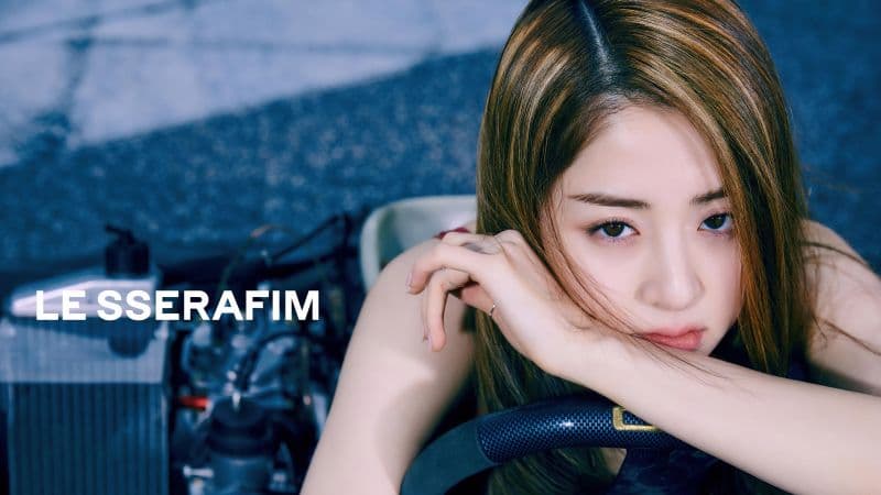 K-pop singer Huh Yunjin Wallpaper