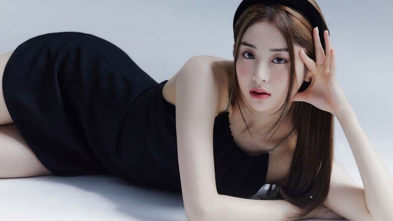 Huh Yunjin Le Sserafim Wallpaper