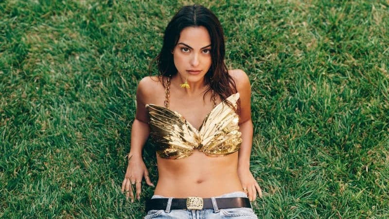 Camila Mendes Vogue Mexico Wallpaper