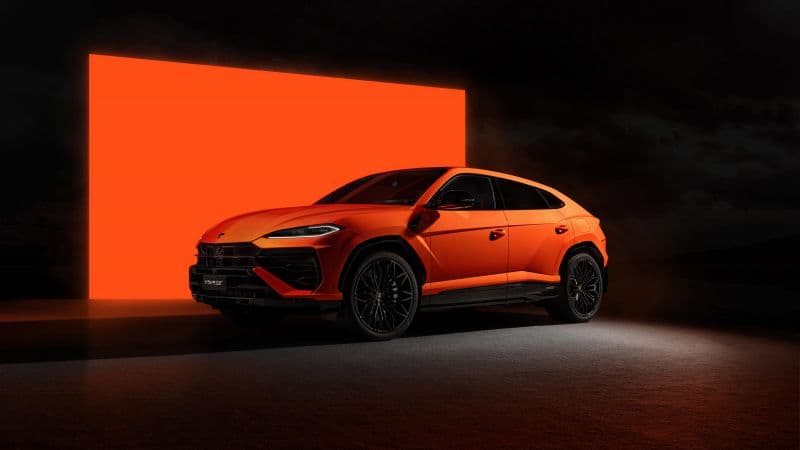 Lamborghini Urus SE Plug-in Hybrid SUV Wallpaper