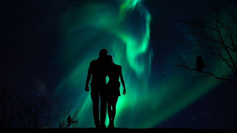 Couple Aurora Borealis Wallpaper