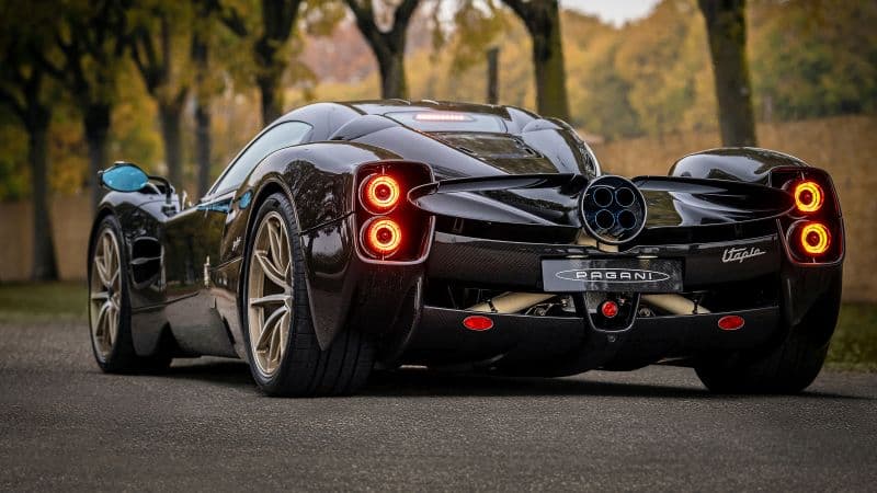 Pagani Utopia Rear view Wallpaper