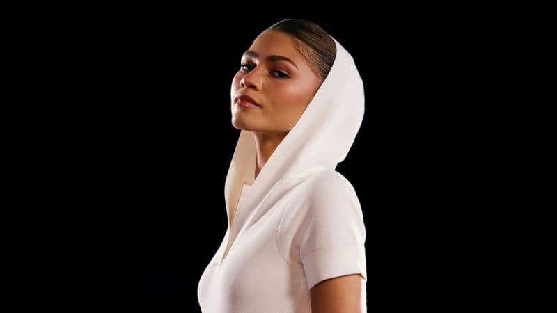 Zendaya Black background Wallpaper