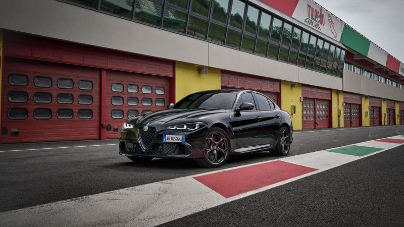 Alfa Romeo Giulia Quadrifoglio Super Sports Cars Wallpaper