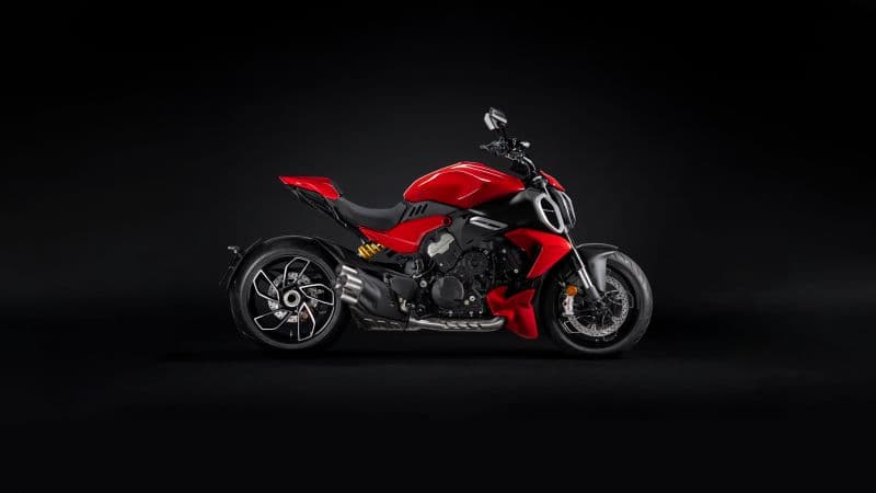 Ducati Diavel V4 Dark background Wallpaper