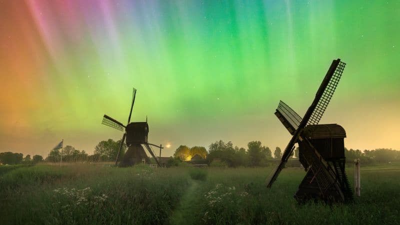Aurora Borealis Countryside Wallpaper
