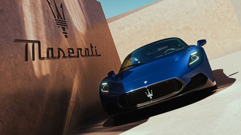 Maserati MC20 Luxury sports car Wallpaper