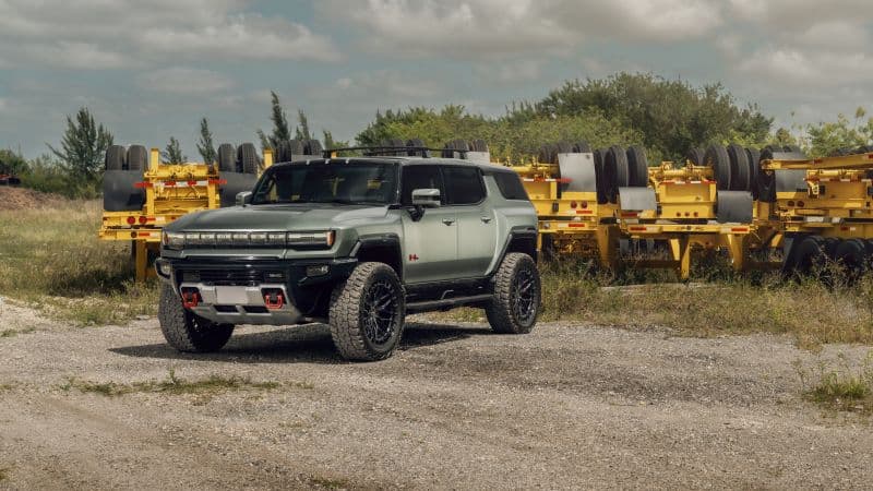 Electric GMC Hummer EV Wallpaper