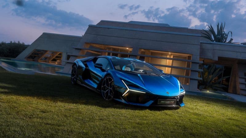 Lamborghini Revuelto Opera Unica Supercar Wallpaper