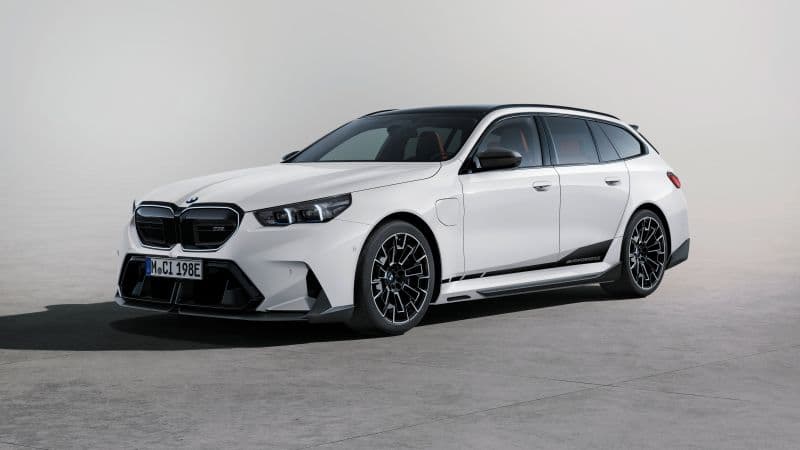 BMW M5 Touring M Performance Parts 2024 Wallpaper
