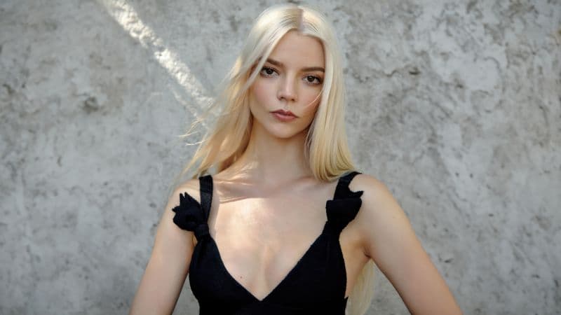 Anya Taylor-Joy Blonde Wallpaper