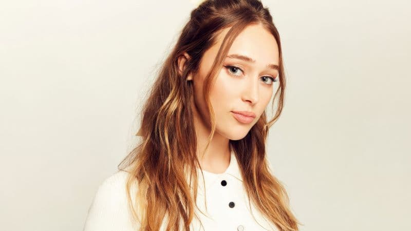 Alycia Debnam-Carey Actress Wallpaper