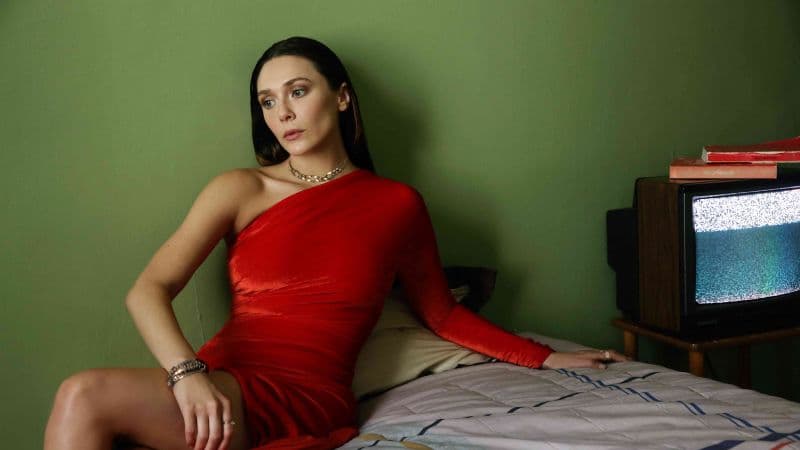 Elizabeth Olsen Red dress Wallpaper