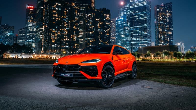 Lamborghini Urus SE Singapore Wallpaper