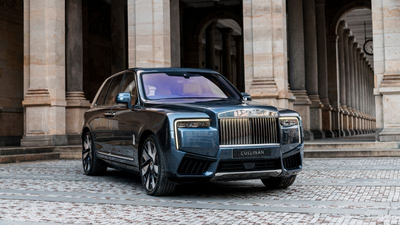 Rolls-Royce Cullinan 2024 Wallpaper