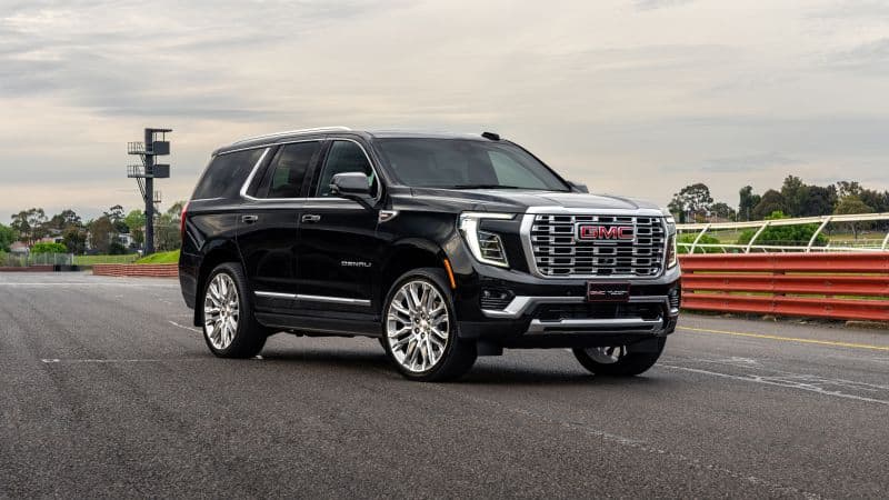 GMC Yukon Denali 2024 Wallpaper