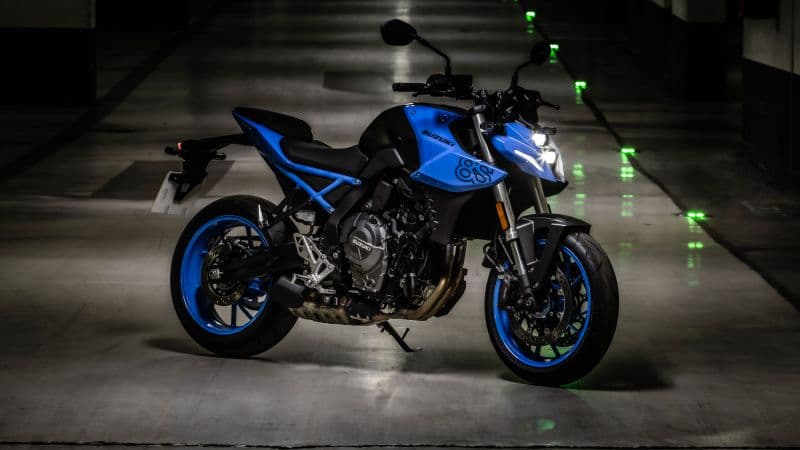 Suzuki GSX-8S 8K Wallpaper