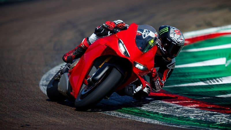 Ducati Panigale V4 S 2024 Wallpaper