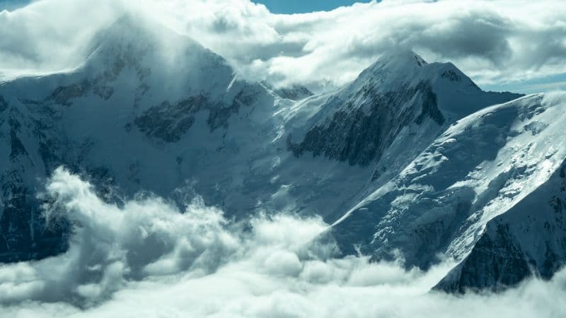 Cloudy Mountains Wallpaper