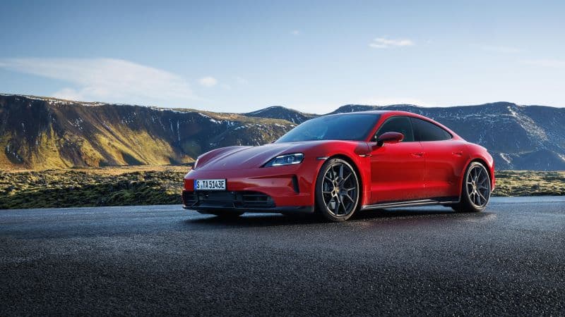 Porsche Taycan GTS 2024 Wallpaper