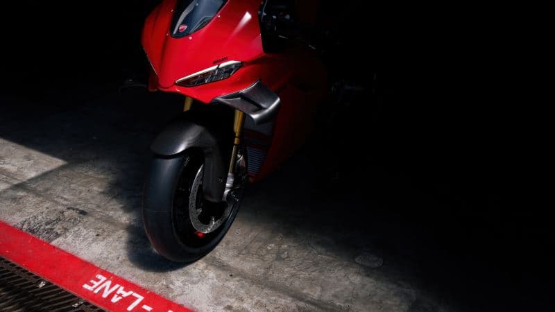 Ducati Panigale V4 2025 Wallpaper