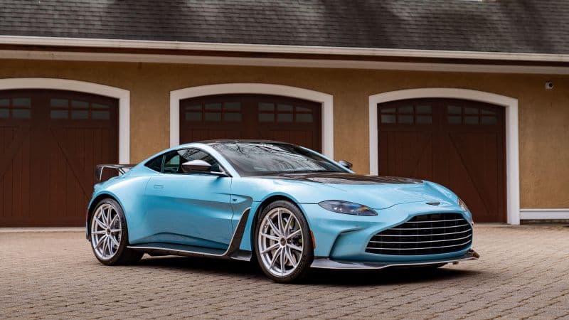 Aston Martin V12 Vantage 2024 Wallpaper