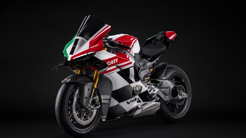 Ducati Panigale V4 Tricolore 2025 Wallpaper
