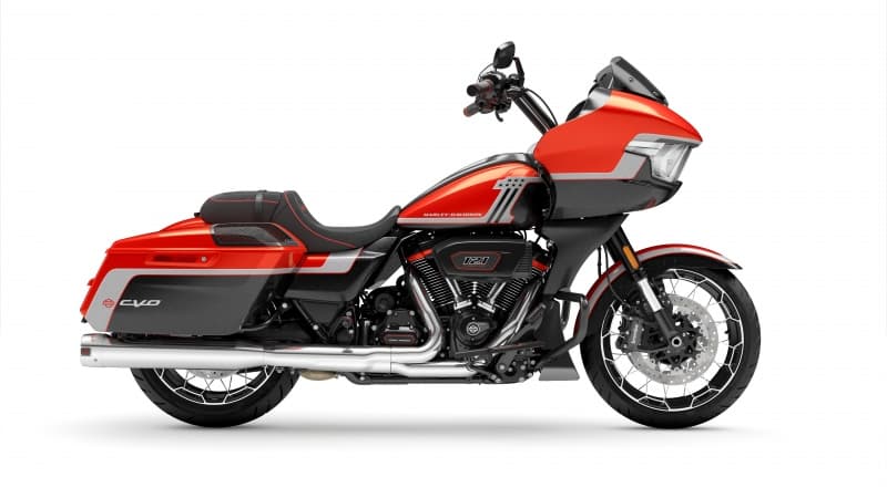 Harley-Davidson CVO Road Glide 8K Wallpaper