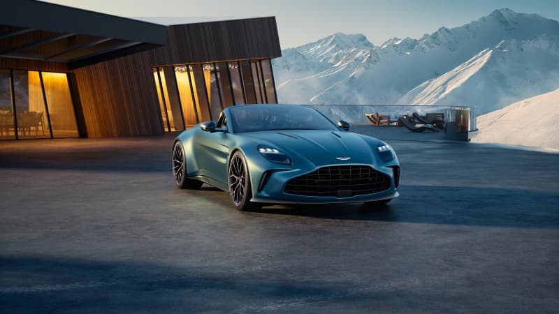 Aston Martin Vantage Roadster 8K Wallpaper