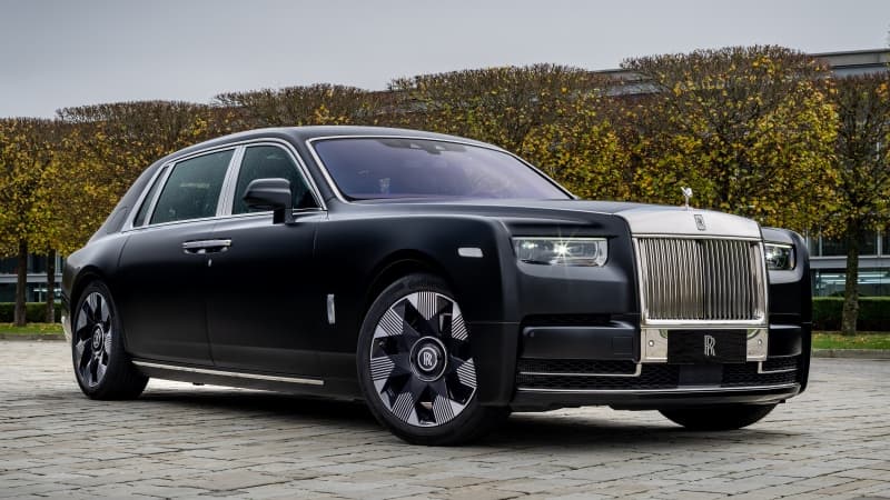 Rolls-Royce Phantom EWB Dragon 2025 Wallpaper