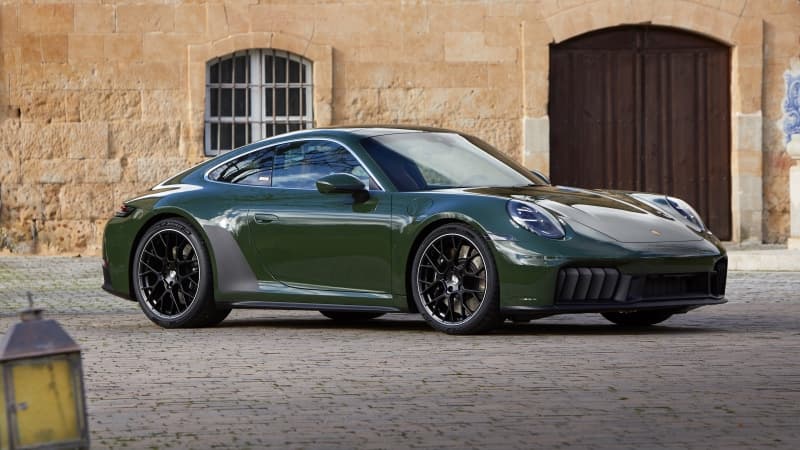 Porsche 911 Carrera GTS Cuarenta Edition Wallpaper