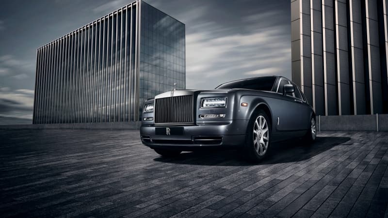 Rolls-Royce Phantom Metropolitan 8K Wallpaper