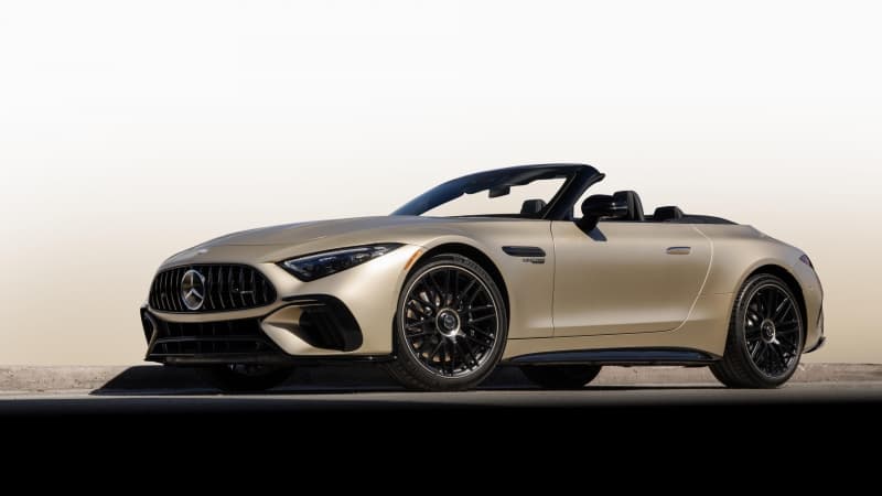 Mercedes-AMG SL 63 4MATIC 2025 Wallpaper