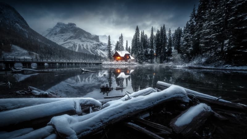 Cozy Winterscape Wallpaper